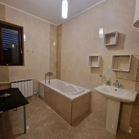 Guest house D *